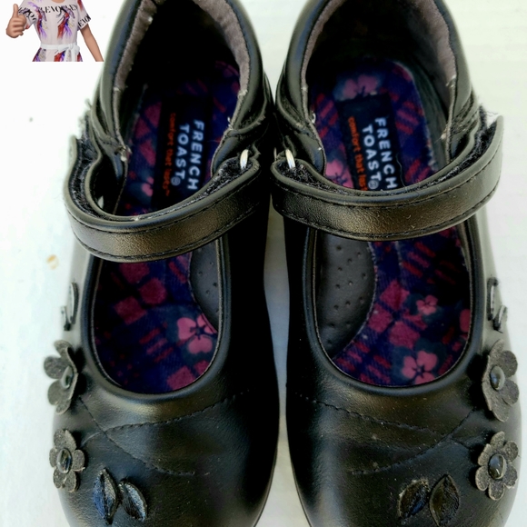 Black Mary Janes - Picture 4 of 7